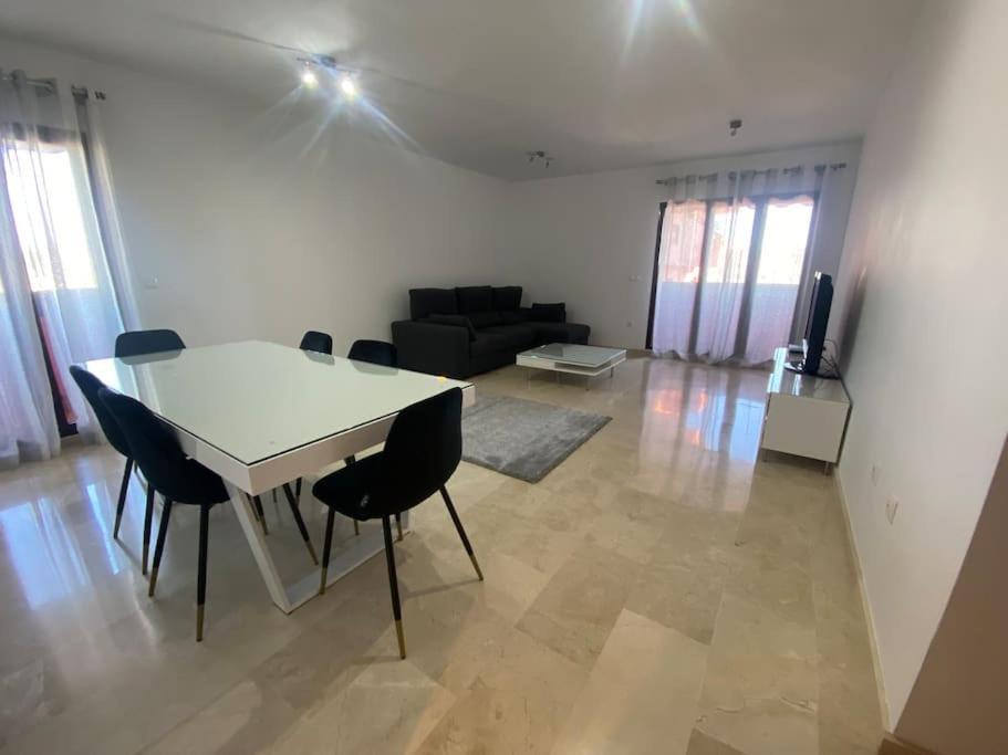 Central Estepona 3 Bed Apt With Pool And Parking 외부 사진