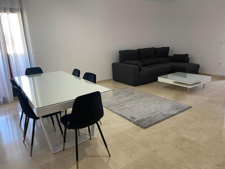 Central Estepona 3 Bed Apt With Pool And Parking 외부 사진