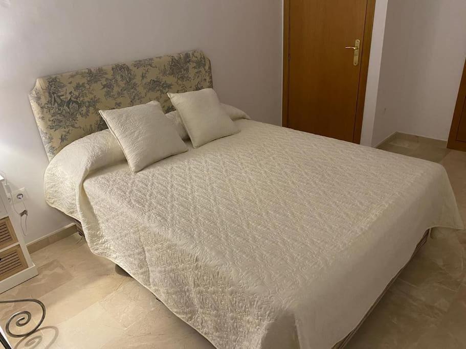 Central Estepona 3 Bed Apt With Pool And Parking 외부 사진