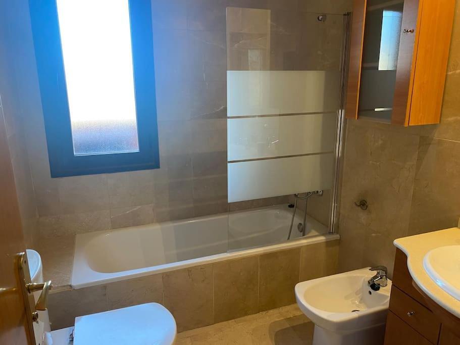 Central Estepona 3 Bed Apt With Pool And Parking 외부 사진