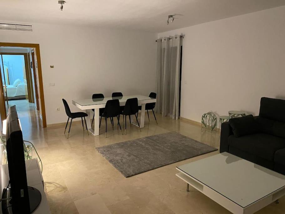 Central Estepona 3 Bed Apt With Pool And Parking 외부 사진