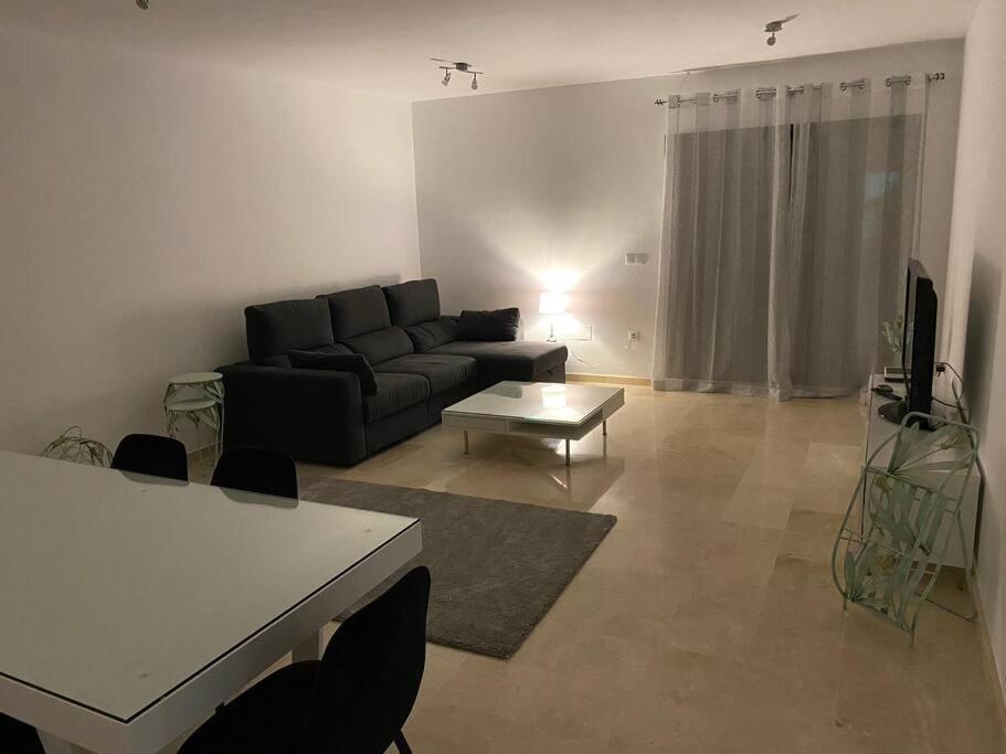 Central Estepona 3 Bed Apt With Pool And Parking 외부 사진