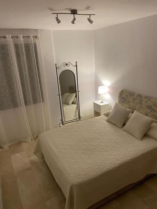 Central Estepona 3 Bed Apt With Pool And Parking 외부 사진