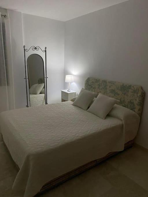 Central Estepona 3 Bed Apt With Pool And Parking 외부 사진